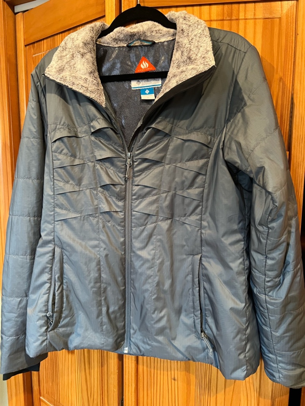 Columbia Insulated Omni Heat Women's Gray Zip-Front Jacket with Faux Fur Collar